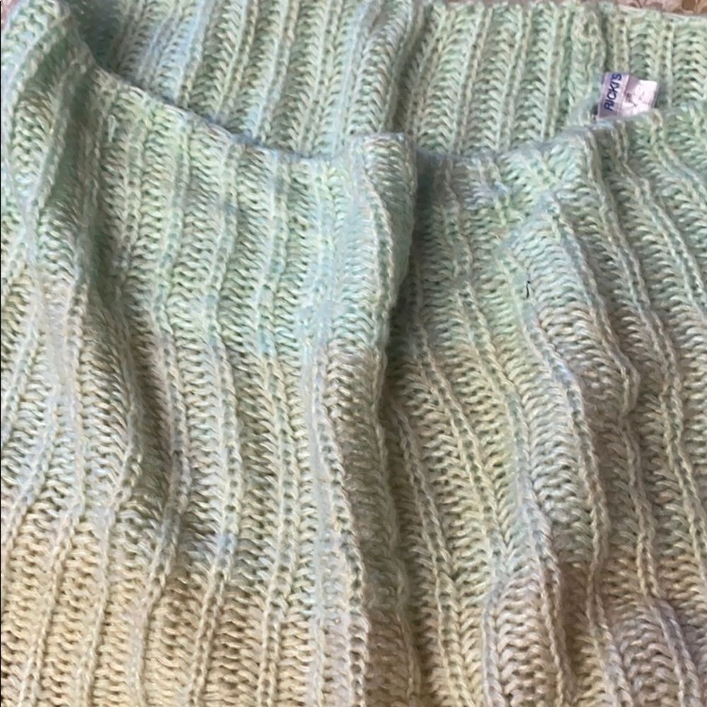 Knit Ricki’s Scarf - Picture 4 of 5
